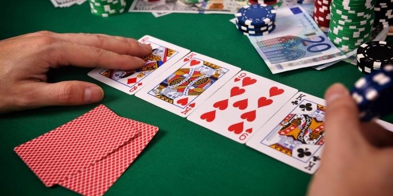 Trình tự sắp xếp các lá bài